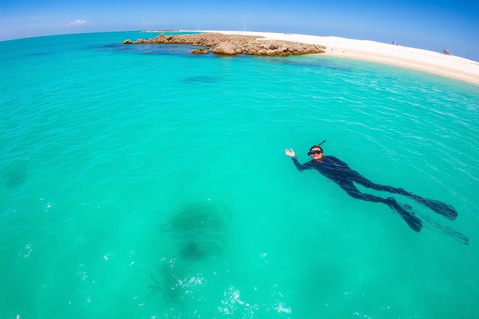 Snorkeling in Destin — Best Spots & Tour Guide